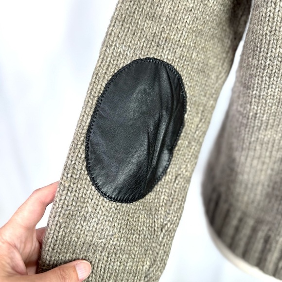 Pam & Gela Brown Crew Neck Sweater with curved hem leather elbow patches Small - Picture 5 of 9